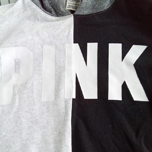 Womans XS Victoria's Secret Black and White Crew Neck Sweater - Picture 4 of 5